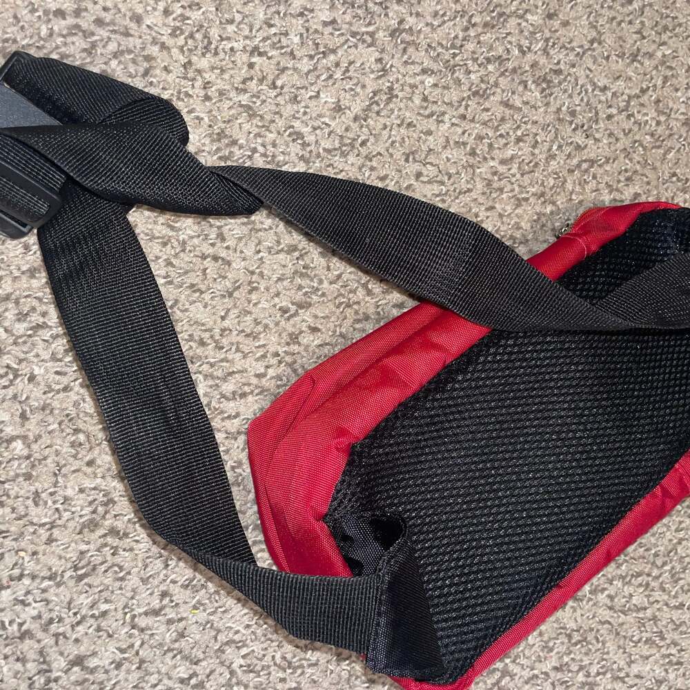 Nintendo Switch Go Pack Sling Bag Shoulder Pack Mario Edition Crossbody Belt Bag - Picture 2 of 3